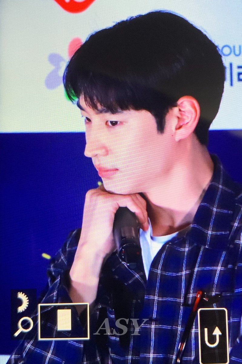 andseeyou_'s tweet photo. 191207 스타체어 #이제훈
미남,, https://t.co/W1CSbQNMaQ