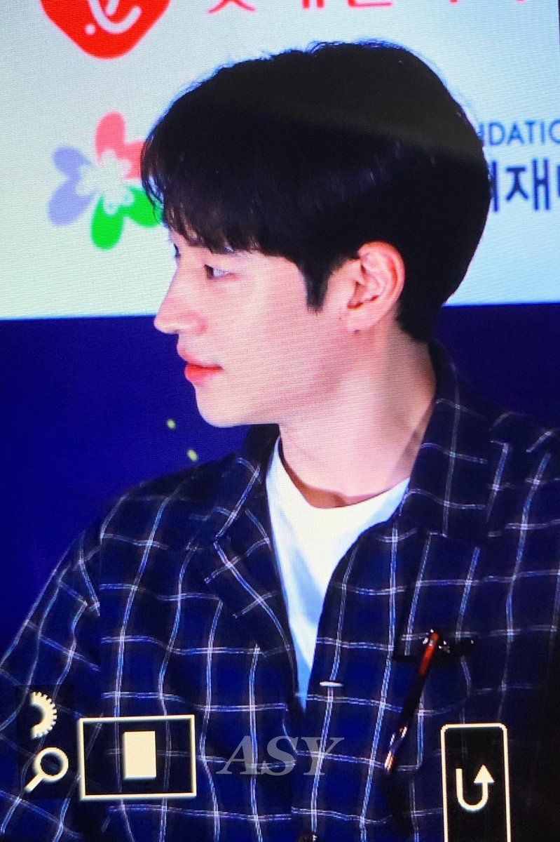 andseeyou_'s tweet photo. 191207 스타체어 #이제훈
미남,, https://t.co/W1CSbQNMaQ