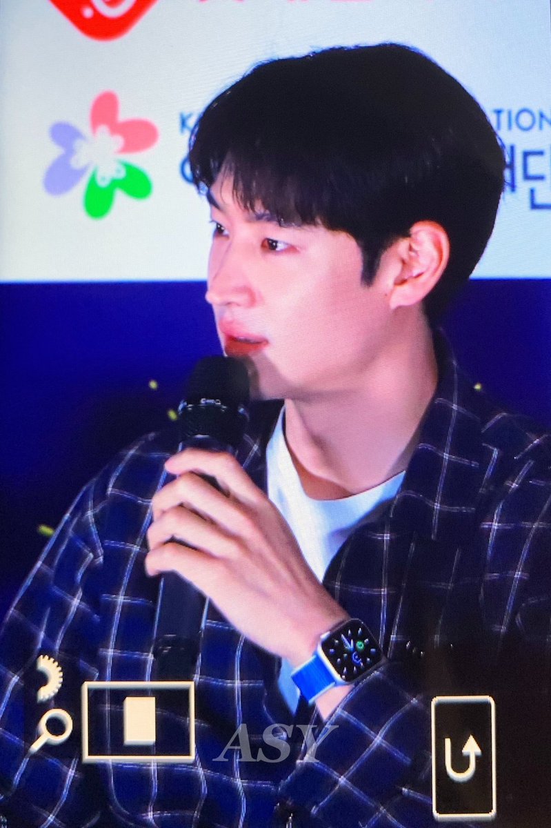 andseeyou_'s tweet photo. 191207 스타체어 #이제훈
미남,, https://t.co/W1CSbQNMaQ