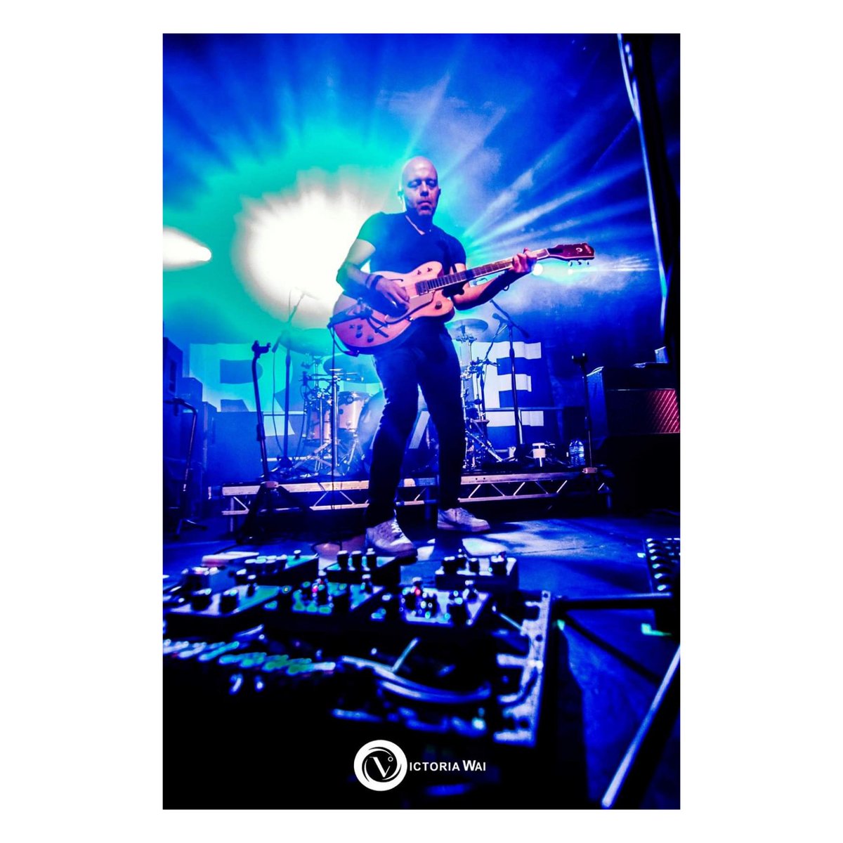 _victoriawai_'s tweet photo. #AboutLastNight 

Thank you so much to @BoilerShopNCL for having me down for the RIDE to see erm, @rideox4 headline. What an amazing show and damn those lights👌 Perfect for a birthday celebration eh @MarkGardener🙃🎂🤘🎶📷

#RIDE #ThisIsNotASafeSpace #MusicPhotography https://t.co/79NNAog8Fz