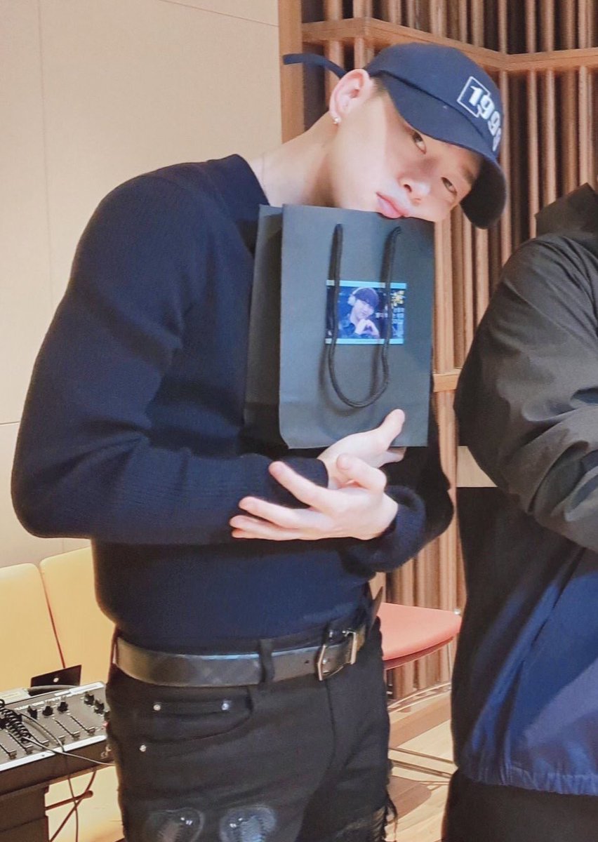 บีนี่ควอนครับแม่ ᯅ̈ tweet media