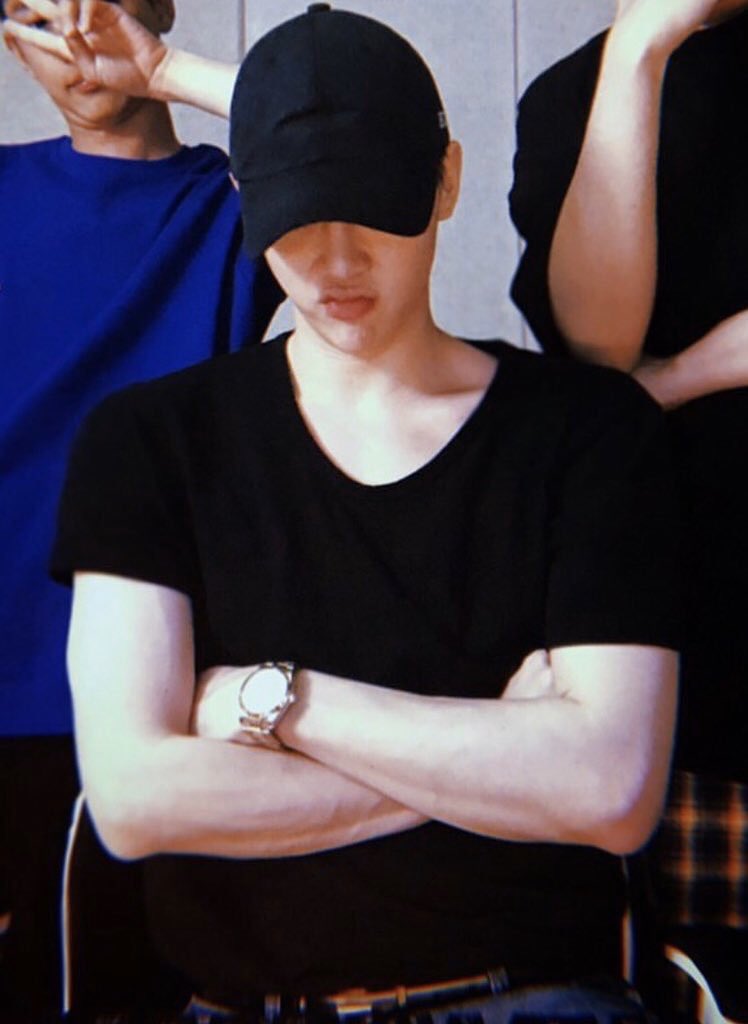 บีนี่ควอนครับแม่ ᯅ̈ tweet media