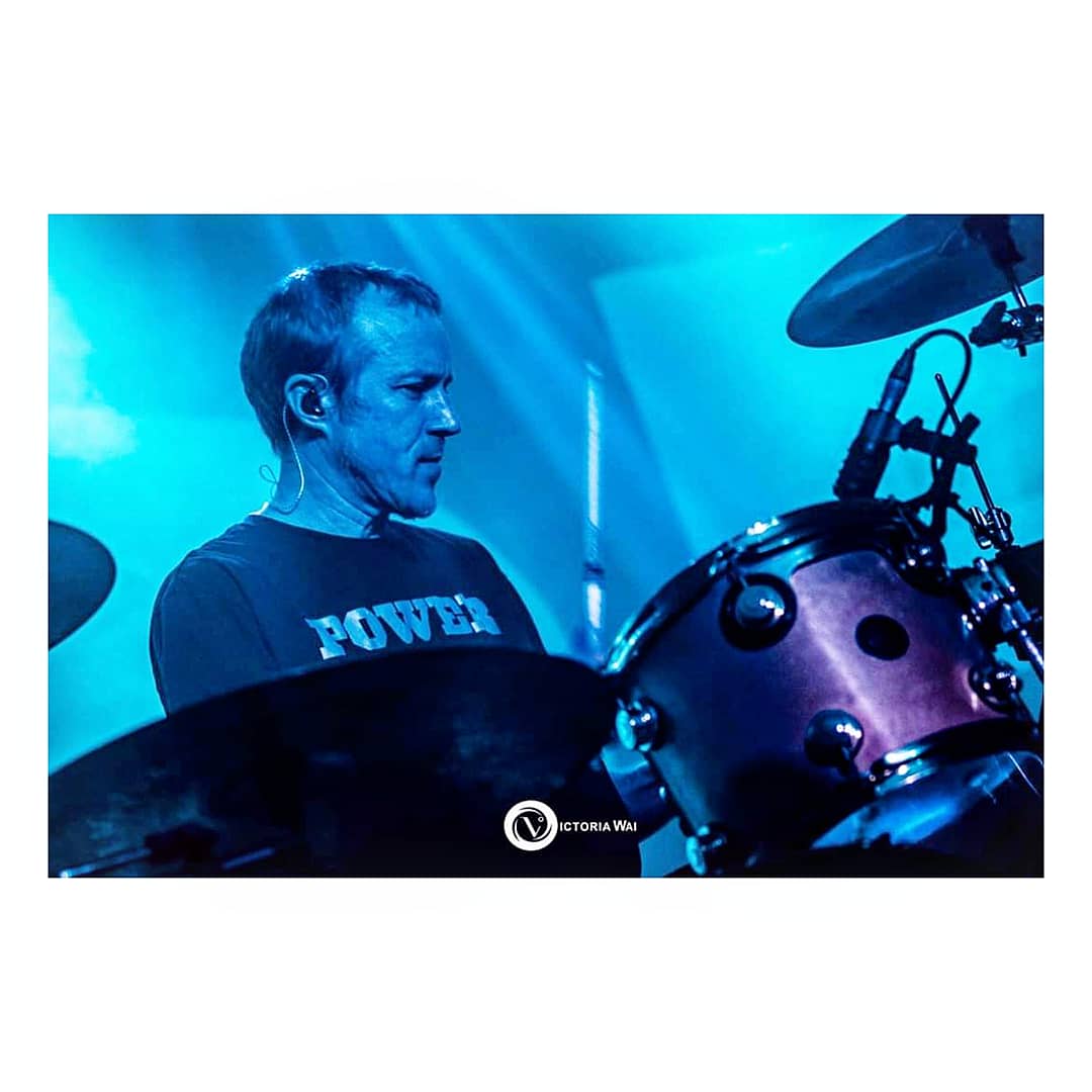 _victoriawai_'s tweet photo. #AboutLastNight 

Thank you so much to @BoilerShopNCL for having me down for the RIDE to see erm, @rideox4 headline. What an amazing show and damn those lights👌 Perfect for a birthday celebration eh @MarkGardener🙃🎂🤘🎶📷

#RIDE #ThisIsNotASafeSpace #MusicPhotography https://t.co/79NNAog8Fz
