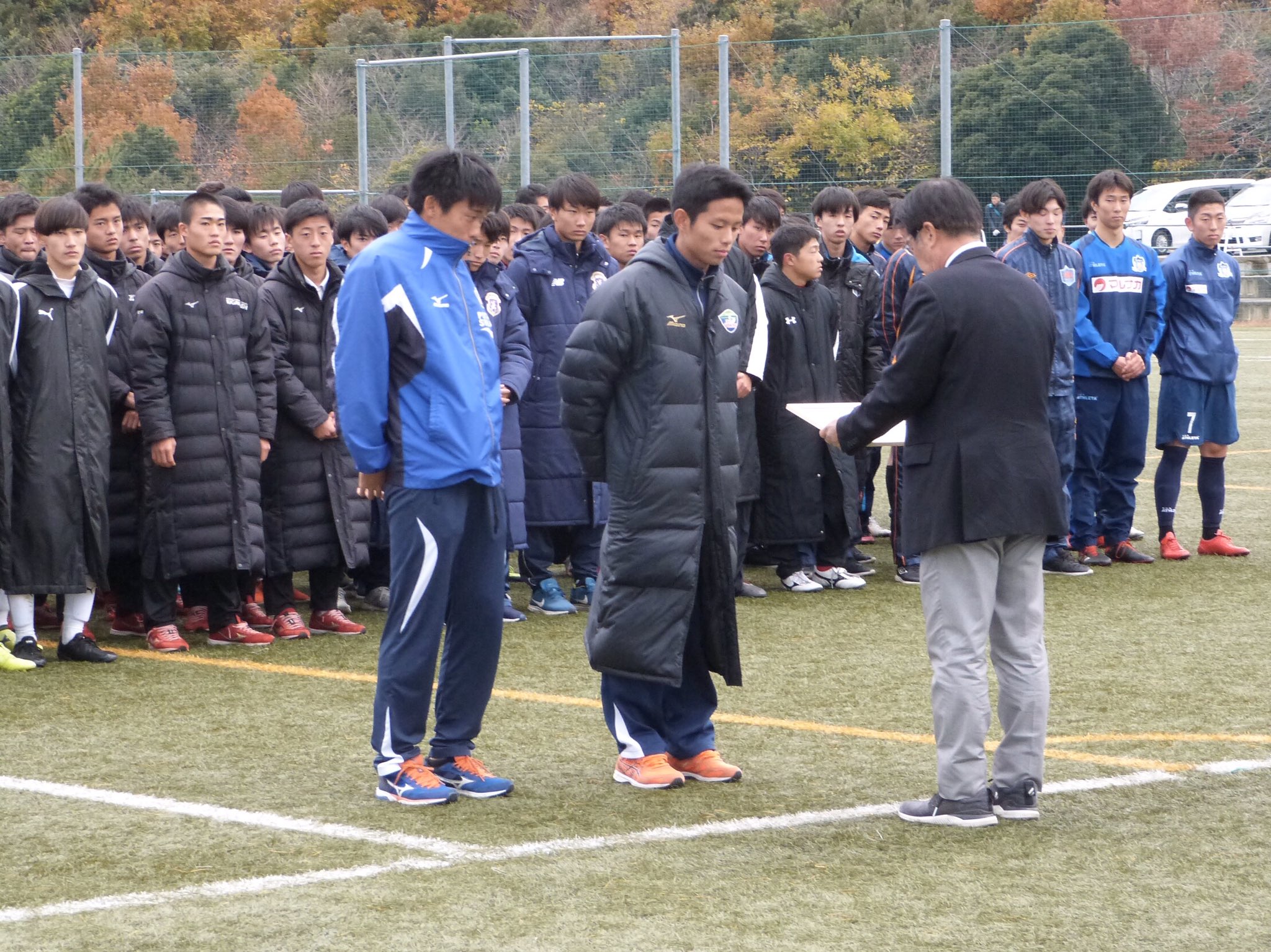 ナカヲ プリンスリーグ四国19閉会式 優勝 徳島ヴォルティスユース 準優勝 徳島市立高校 第3位 フェアプレー賞 今治東中等教育学校 得点王 オニエ オゴチュクウ プロミス選手 高知中央高校 アシスト王 滝平昂也選手 大手前高松高校 最優秀 ナカヲ プリンスリーグ四国19閉会式 優勝 徳島ヴォルティスユース 準優勝 徳島市立高校 第3位 フェアプレー賞 今治東中等教育学校 得点王 オニエ オゴチュクウ プロミス選手 高知中央高校 アシスト王 滝平昂也選手 大手前高松高校 最優秀