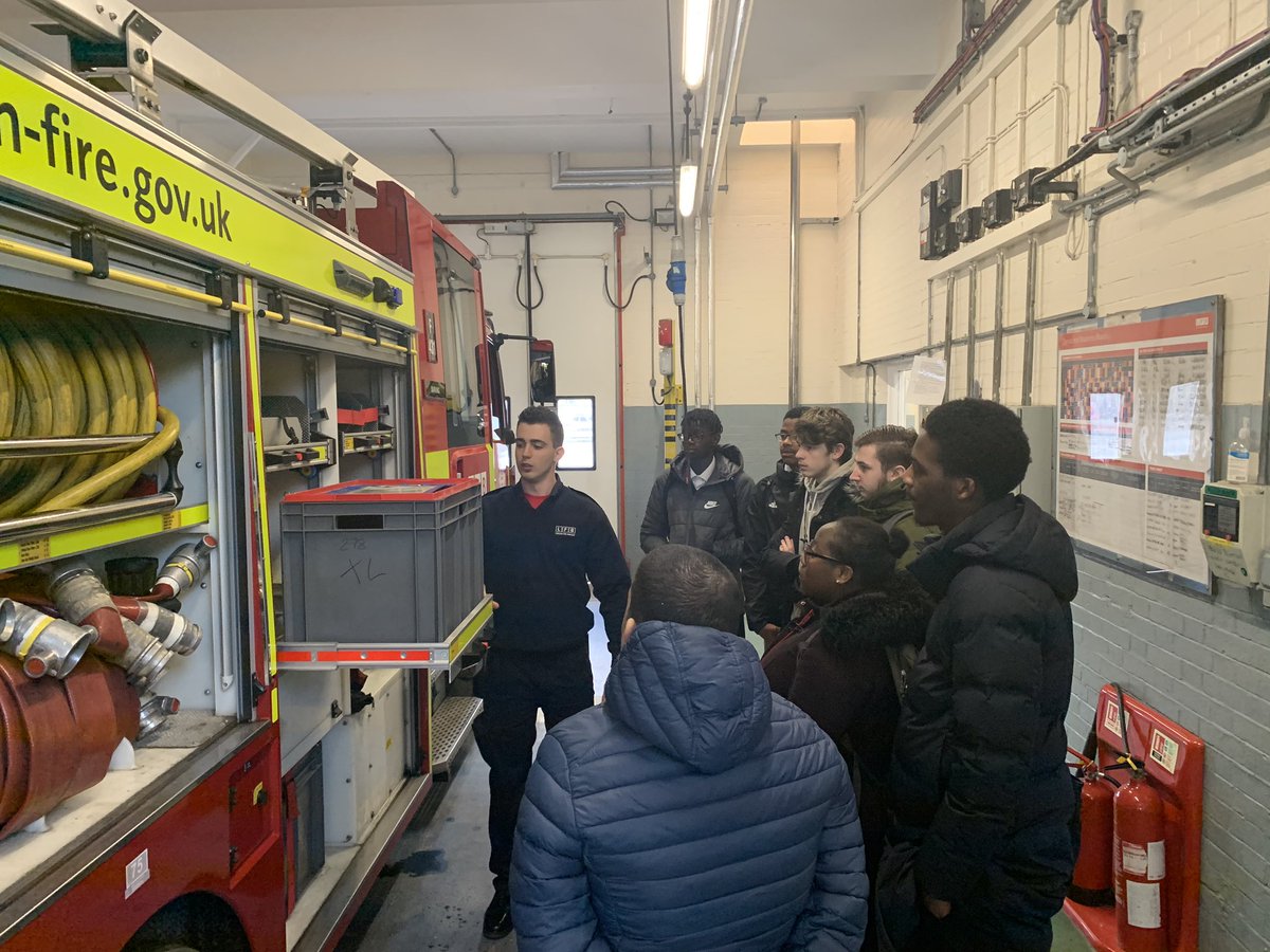 Yesterday Barking G/W had a visit from pupils at Dagenham park sixth form, discussing what type of incidents @LFBBarkDag @LondonFire attend and Fire prevention. Looks like we have a new sign up to @LFBFireCadets #futurefirefighters #communityengagement #cfs
