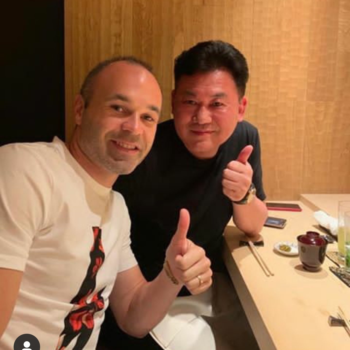 しいた ぴょまえら イニエスタと三木谷さんと同じ席で息子と寿司 行きつけの小野さんですおすすめです ぜひどうぞ 炭火で炙ったのどぐろおいひいです T Co Ung9vaqupj T Co Gqbfhpyeom Twitter