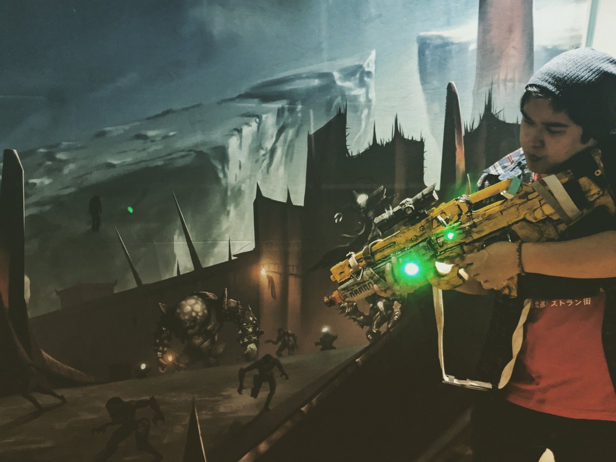 stuffraymakes's tweet photo. Target practice with the #MidaMultitool #destinyFANZ #bungie https://t.co/uymWu8lnLf