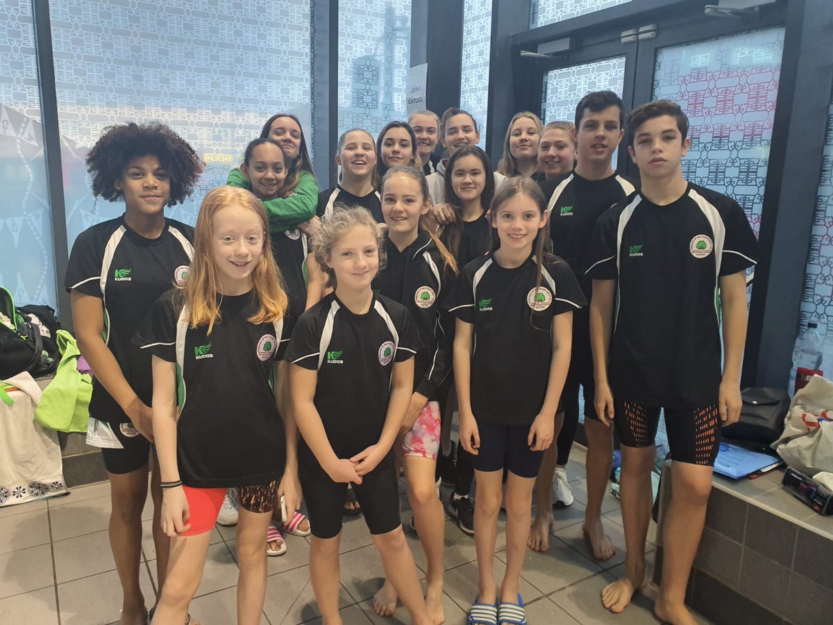 Good luck to all our swimmers competing at the Barking &amp; Dagenham Christmas meet this weekend, we have over 50 swimmers attending across the 2 days.
💪🏅

<a href="/BDAquatics/">B+D Aquatics</a> <a href="/Swim_England/">Swim England</a>
