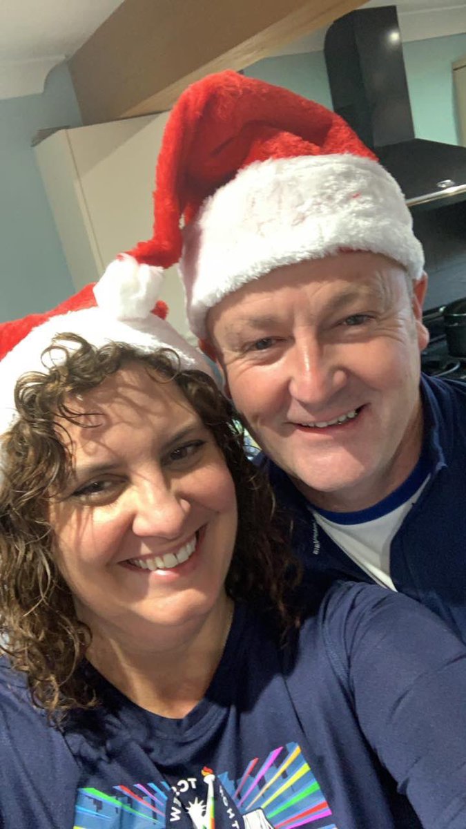 LisaHallAuthor's tweet photo. Ready for the #TeamRoz Santa Walk - smashing out 10 miles then red wine and a scotch egg in the pub 🎅💪🏽 #aylesfordvillagelife https://t.co/At1tfEBcjo