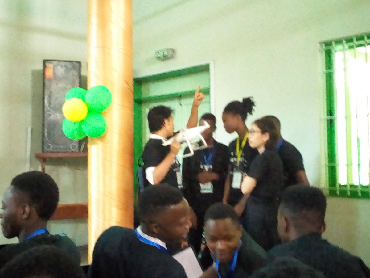 Nombissoujr4's tweet photo. Rendez vous des développeurs.
#bourseDeTravail du Bénin🙏
#DEVFEST19 #GDG #GDGABOMEYCALAVI #WOMENTECHMAKERS #WTMAC https://t.co/LIitm4239Q