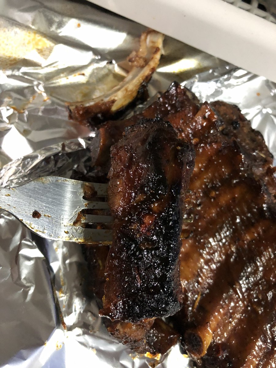 rome_pas's tweet photo. and we are back for some #CookingWithBossJ
at meron tayong fall-off-the-bone bbq ribs 🍖
pero mas nakaka fall pa rin kung ikaw na bbq ahik balik na lang tayo sa pagluluto  sorry for the kalat🤠👍 https://t.co/3AujnZbQac
