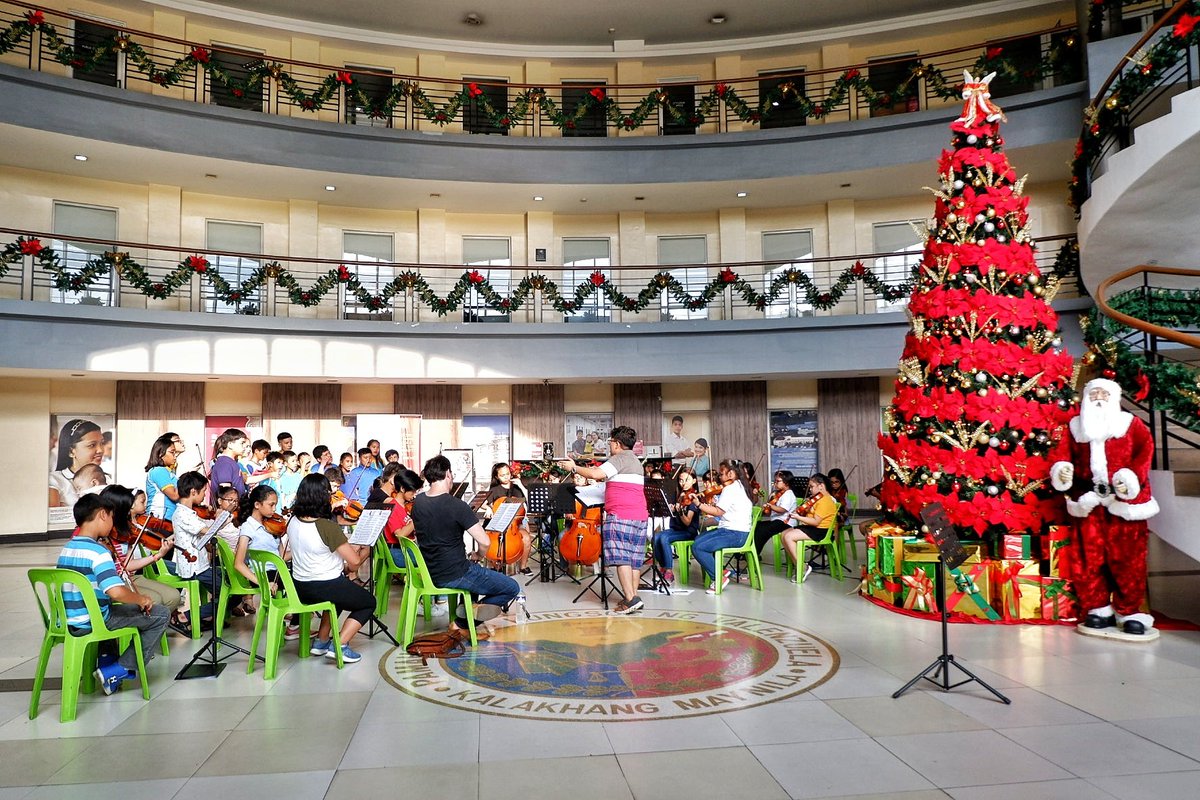L0uieD's tweet photo. Saturday rehearsal 🎄🎅🎻🎵
@VCYOofficial + #BitikChildrensChoir
#VCYO @valenzuelacity @rex_gatchalian @KingUrieta 
#PaskongValenzuelano https://t.co/soURpw8MM8