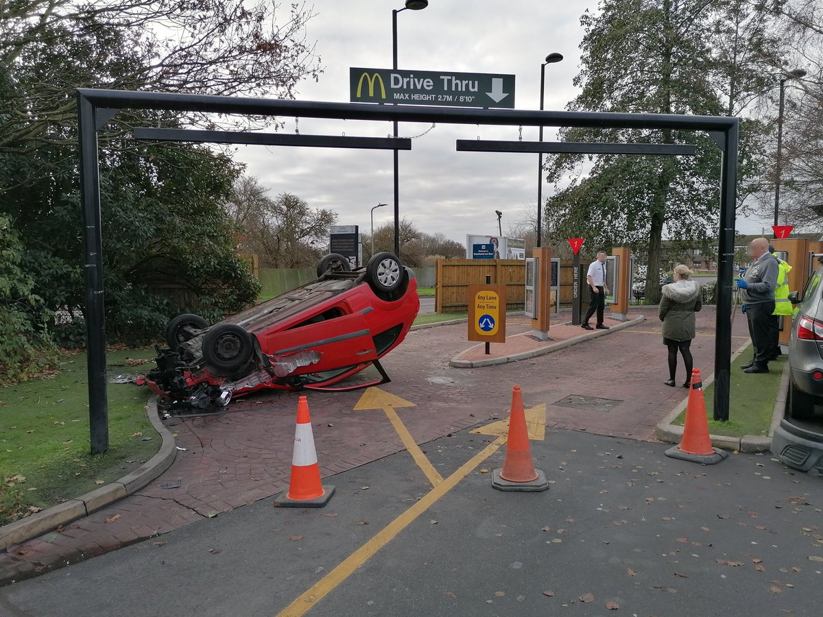 CPRochfordSCs's tweet photo. First job of the day!

Called at 0815 to a report of an RTC involving 2 vehicles in Rochford

One vehicle left the road and examined the breakfast menu closely!

No serious injuries and driver reported for careless driving https://t.co/VqdU1SraHx