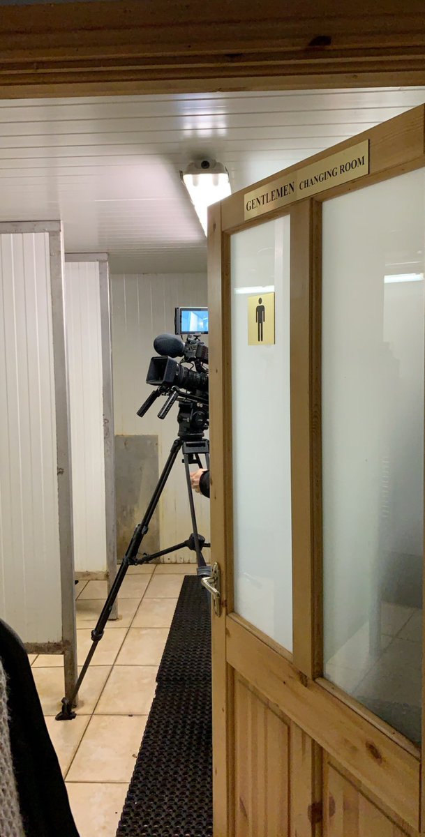 ShaneMcAuliffe1's tweet image. And now the shower scene with @darraghmccullou that’s not for Twitter 😂😂 #ClosedSet #ETTG #Biosecurity