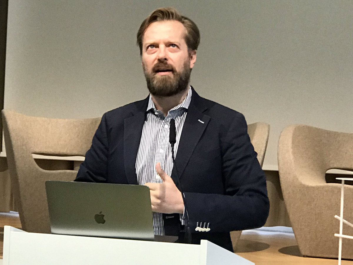 MichaelReiterPR's tweet photo. Symposium #ALGK, @MedAIActivist, #KI: präzisere Ergebnisse als Arzt + Vorhersagekompetenz + verbesserter Zugang zur Versorgung. Aber: Empathie weiter essenziell! #Daten: Full dominance durch @AlphabetINC @Google? Grundrechte @eu_comission HLEG AI? -> offene KI gegen Monopolismus! https://t.co/NPctwD0Oqk