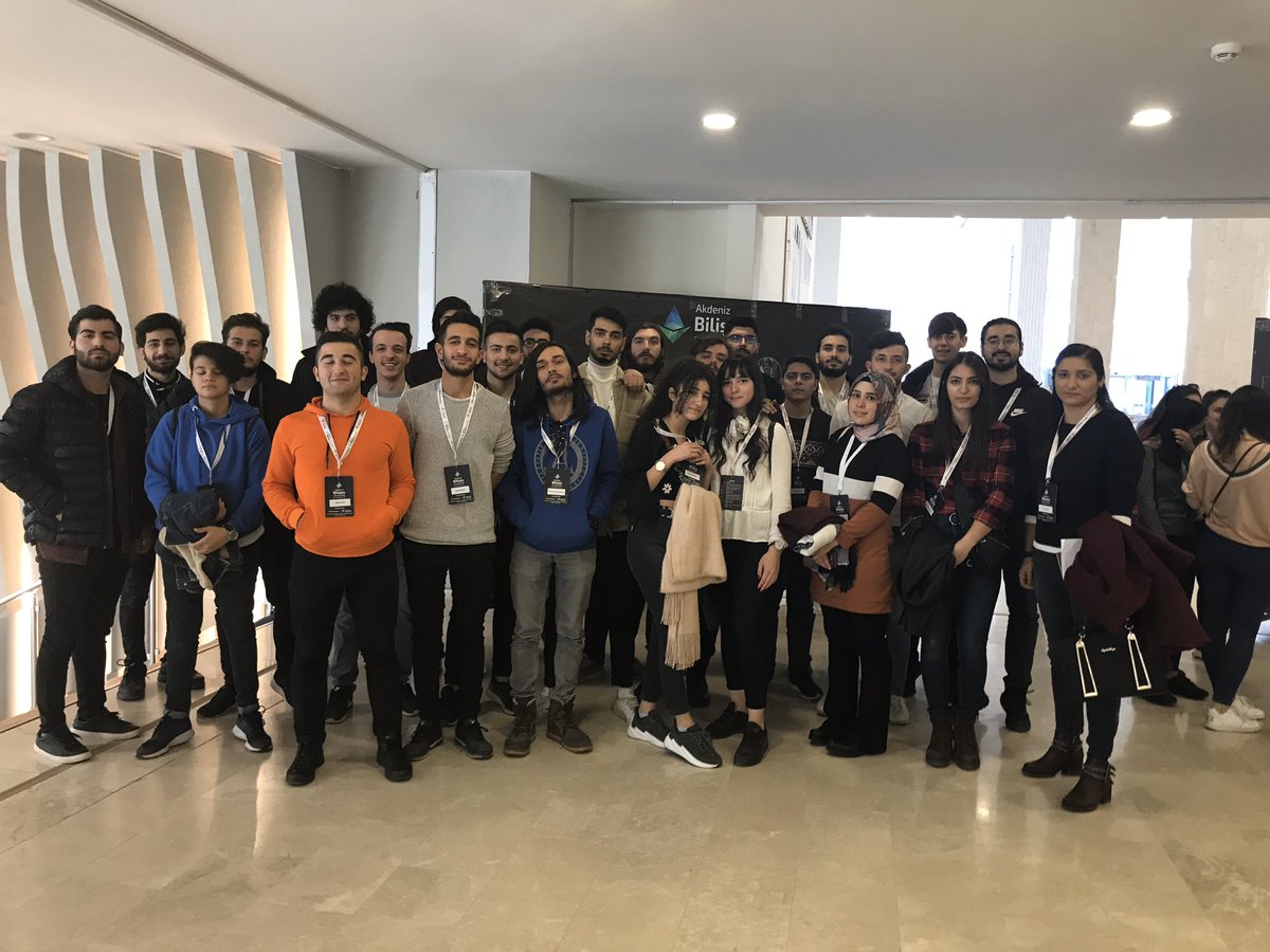 isubu_ytbmyo's tweet photo. Yalvaç Teknik Bilimler Meslek Yüksekokulu Bilgisayar Programcılığı Öğrencileri Akdeniz Bilişim zirvesinde #ab2019 @isubu32 @ProfDiler https://t.co/wJaeUyL649