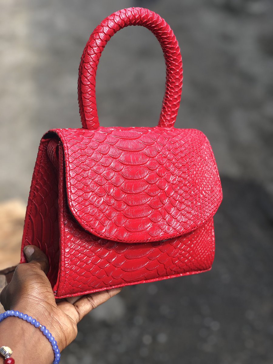 the_olly_brand's tweet photo. TOB Aisha bag took a different turn😍😍
Aisha bag in red
#juicycollection https://t.co/44Se5nfi4L