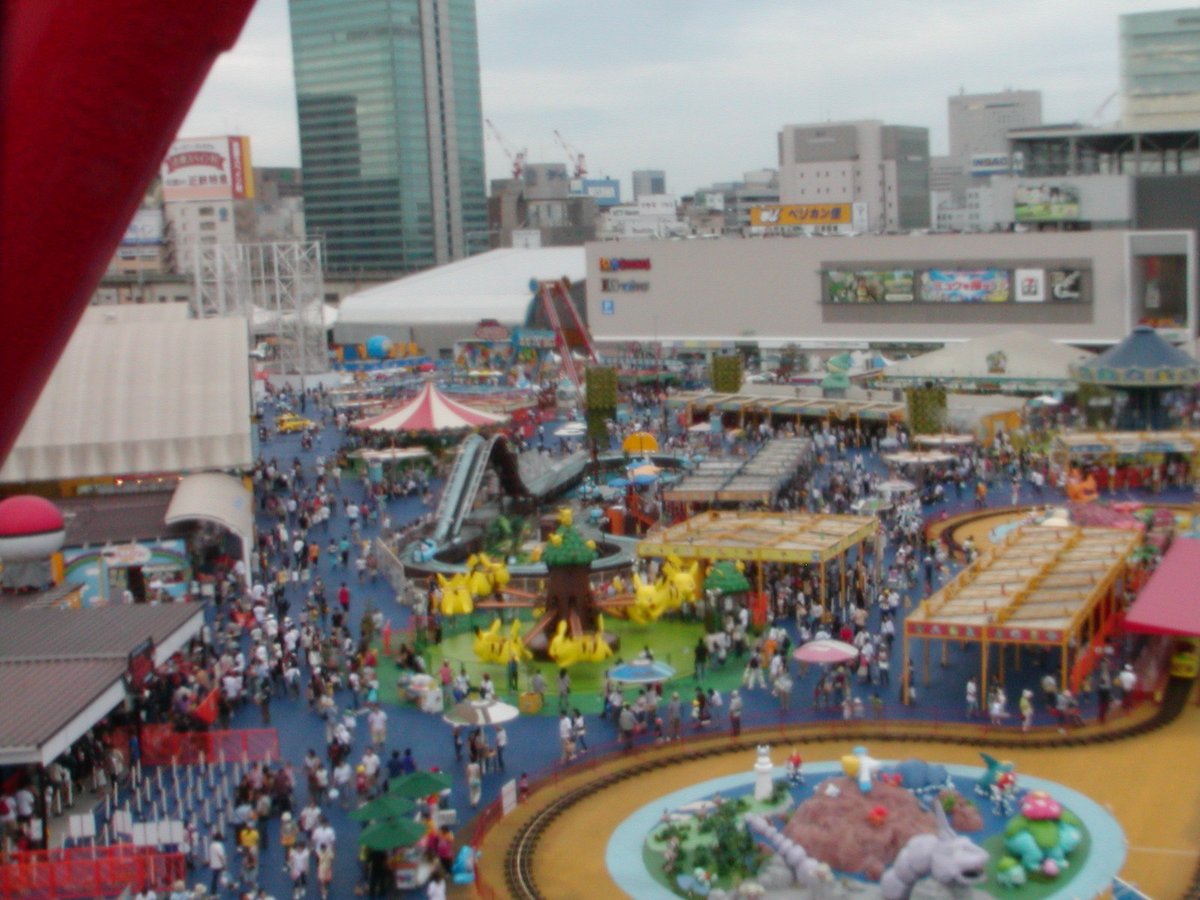 龍zen お待たせしました 先ずはポケパークから 05年に名古屋駅南側のささしまライブで期間限定で開催された遊園地 各アトラクションでは今ではメジャーなキャッシュレス Edy が導入されました 109シネマズからとピンぼけしてますが観覧車からの全景です