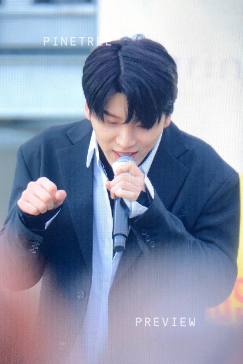 19940924com's tweet photo. 191207 카치죠지🌲🌲 #스누퍼 #SNUPER #최성혁 #우성 #WOOSUNG  #ウソン #최잘생사랑한다 @snuper6
기여워서 공유하고파 ㅠㅠㅠ
사진:내 동생 https://t.co/jNHsmSn9Ej