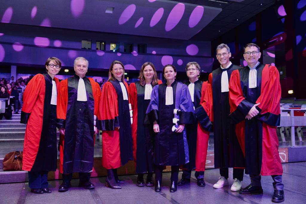DauphineDRC's tweet photo. Hier c'était la grande cérémonie de remise des #diplômes pour les étudiants #masterDRC promo 2019 ! 
Nous leur souhaitons le meilleur pour l'avenir, des métiers #passionnant et de belles #carrières
Merci aux responsables et à Roxane étudiante du 206 qui a introduit la cérémonie ! https://t.co/MKrYGnGc5W