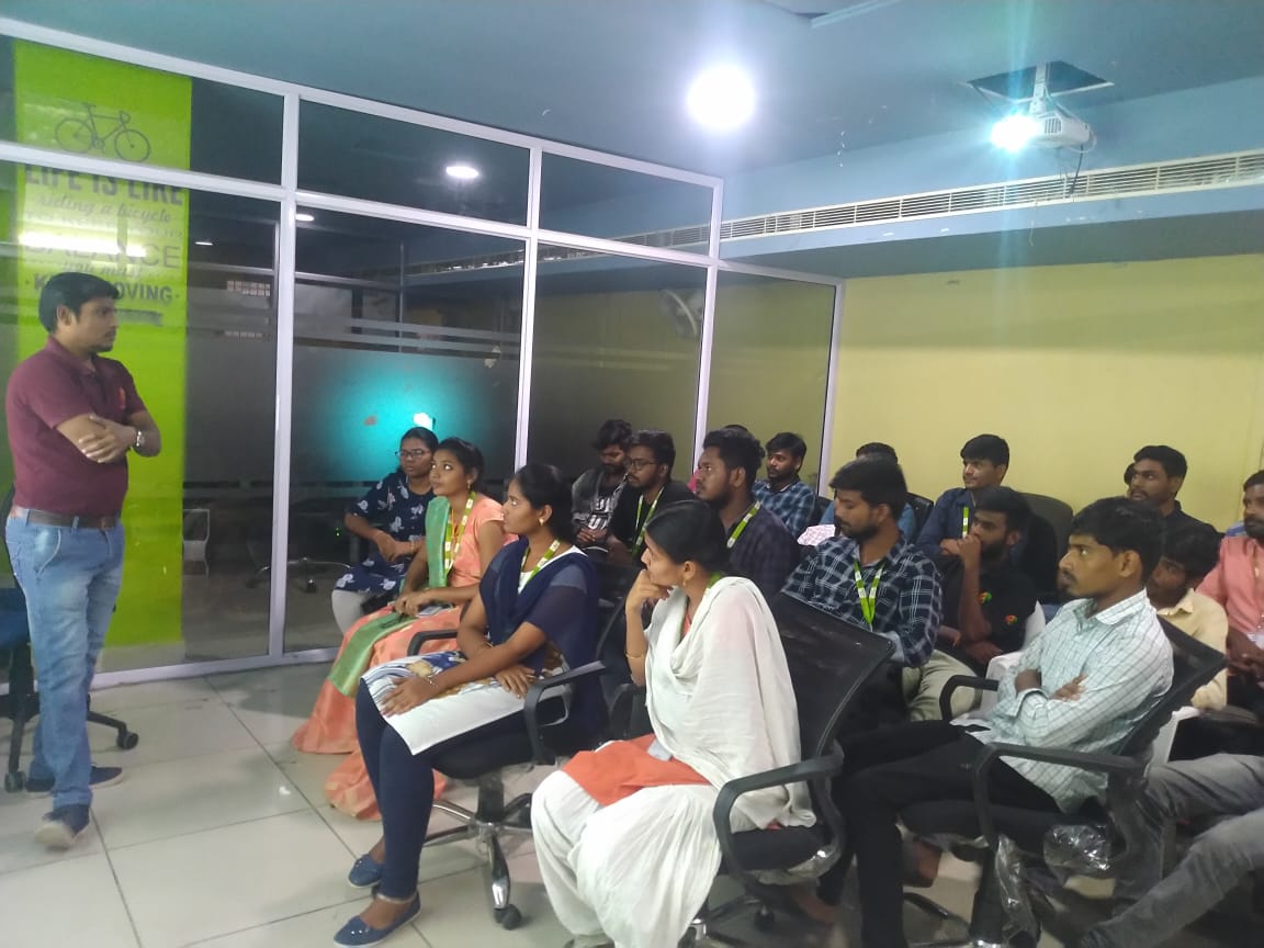 rotomakeracadmy's tweet photo. Conference with students by @Rotomakercom HR mr.sriharsha garu... Discussion about time punctuality, quality of work
#Rotomaker #vfx #roto #paint #vfxplacements #vfxjobs https://t.co/4ixWND9k8o