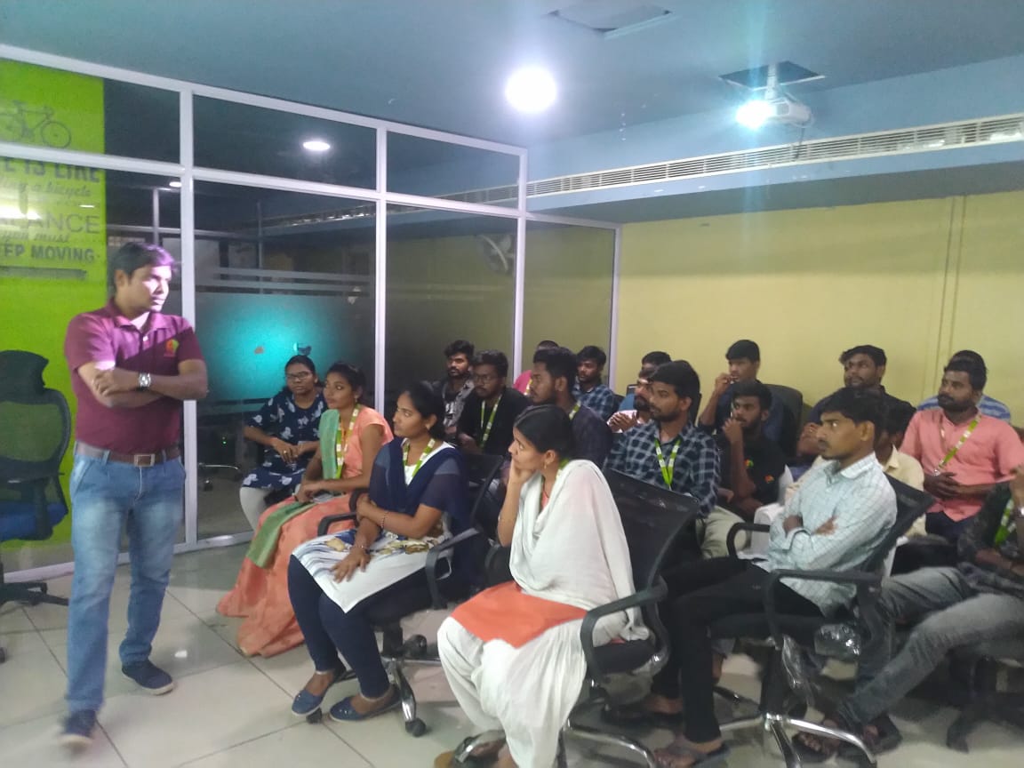 rotomakeracadmy's tweet photo. Conference with students by @Rotomakercom HR mr.sriharsha garu... Discussion about time punctuality, quality of work
#Rotomaker #vfx #roto #paint #vfxplacements #vfxjobs https://t.co/4ixWND9k8o