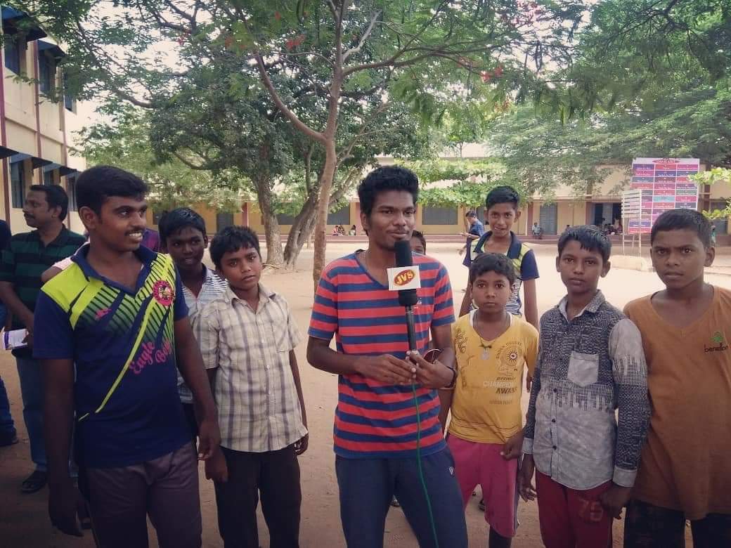 emceeias's tweet photo. Local chennal
#anchor https://t.co/6lBavmpSBI