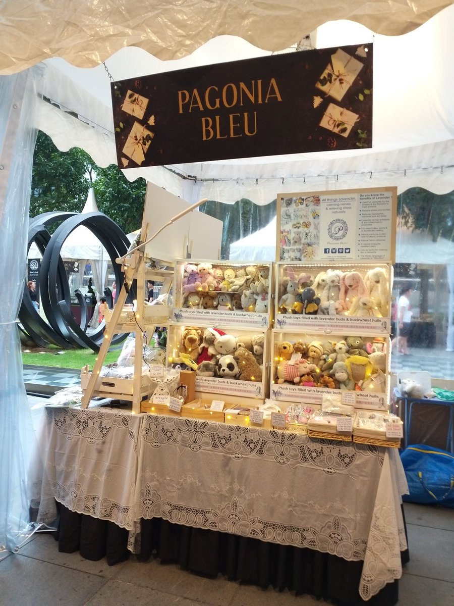 pagoniableu's tweet photo. Come join us for the first local  weekend market in town at Scotts Square Patio for 2 days only, 7th to 8th Dec, 3pm to 8pm
Please come support the local farmers, and local products. 
#pagoniableu #allthingslavender  #localfarmersmarket #kranjicountrysidefarmersmarket https://t.co/YcJJSfMUC1