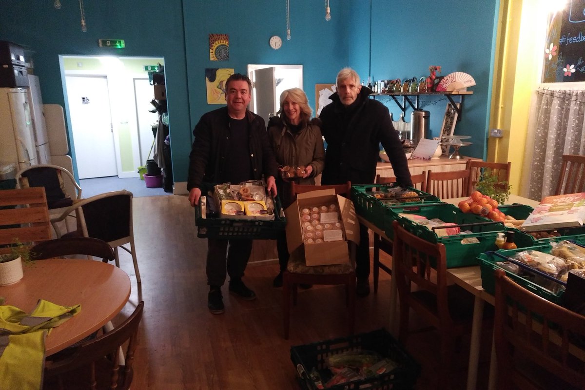 FoodAWARE's tweet photo. Huge pleasure 2 deliver all this surplus food to our friends @TRJFPDoncaster in #doncasterisgreat #southyorkshire 4 @YorkshireWP #Christmas meal yest!

Hope it was huge success guys!

@TRJFProject @DoncasterDamian @MyDoncaster 

#PuttingSurplusFoodToWorkForTheBenefitOfCommunities https://t.co/4EatJp3QXv
