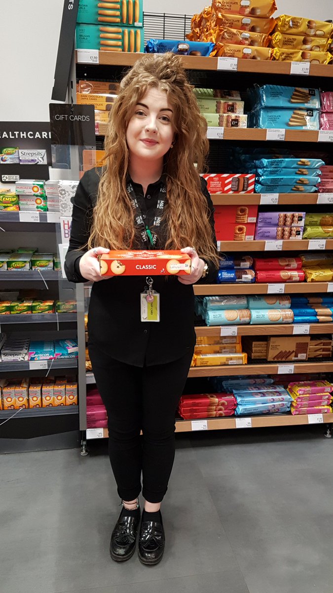 ChipSportPart's tweet image. Massive thank you to Mark's and Spencer Food Chippenham for providing all the mince pies for our Primary school Crazy Crunchy Christmas XC with 700 YR 3/4 children participating #couldnot #doit #withoutyou