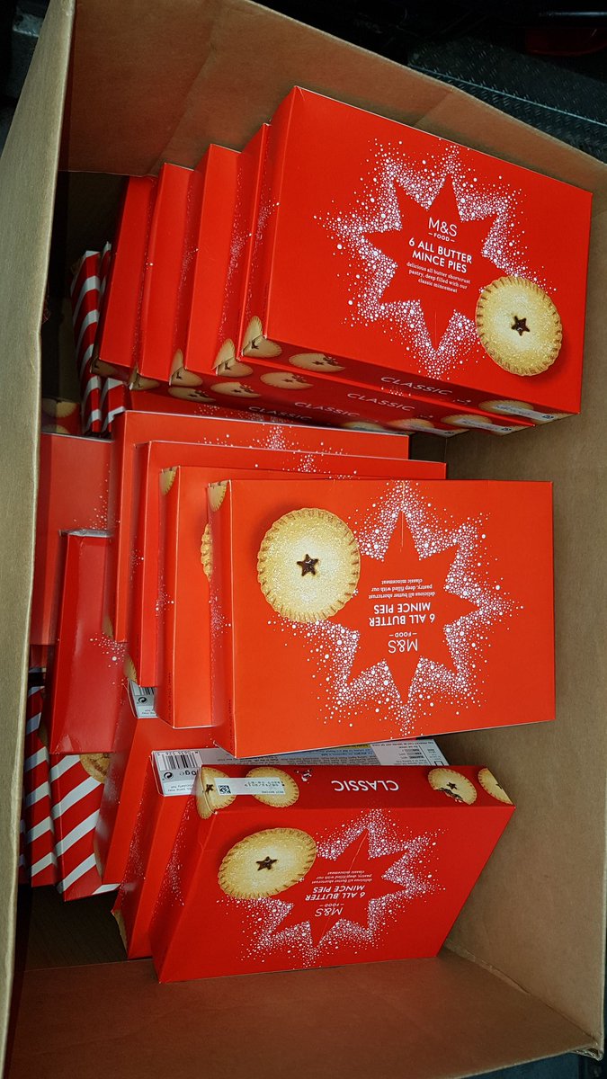 ChipSportPart's tweet image. Massive thank you to Mark's and Spencer Food Chippenham for providing all the mince pies for our Primary school Crazy Crunchy Christmas XC with 700 YR 3/4 children participating #couldnot #doit #withoutyou