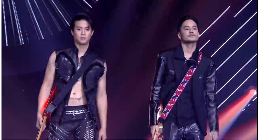bigbang_wn_wo's tweet photo. OMG บอสสสสสกับเก้าบนเวที 
 #TheFaceMenThailand3 https://t.co/TZNNpA1PDb