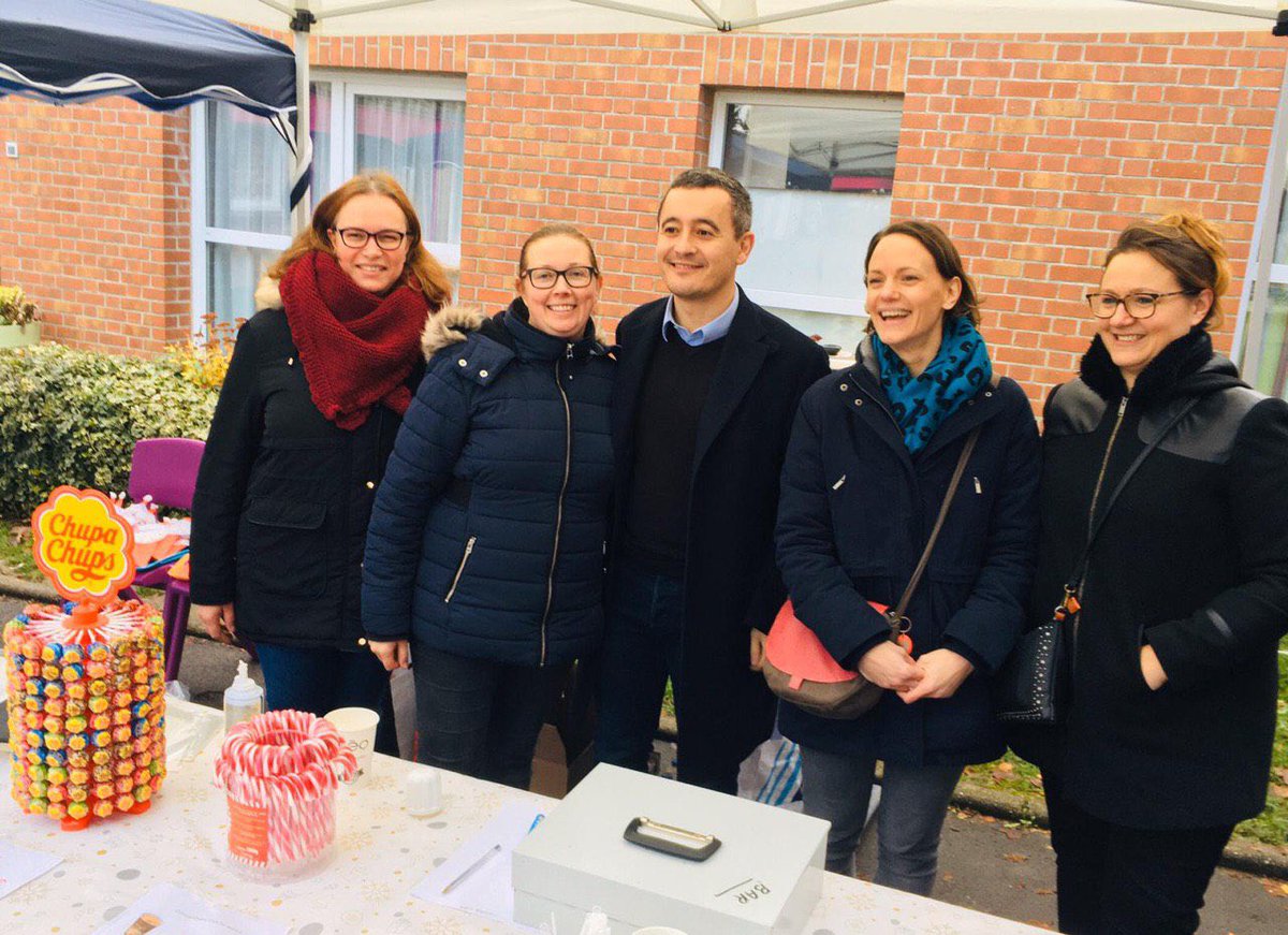 Gerald Darmanin Sur Twitter Avec Les Benevoles De L Association Des Parents D Eleves De Notre Dame De La Consolation Pour Le Marche De Noel De L Ecole Merci A Eux Ainsi Qu Aux Familles