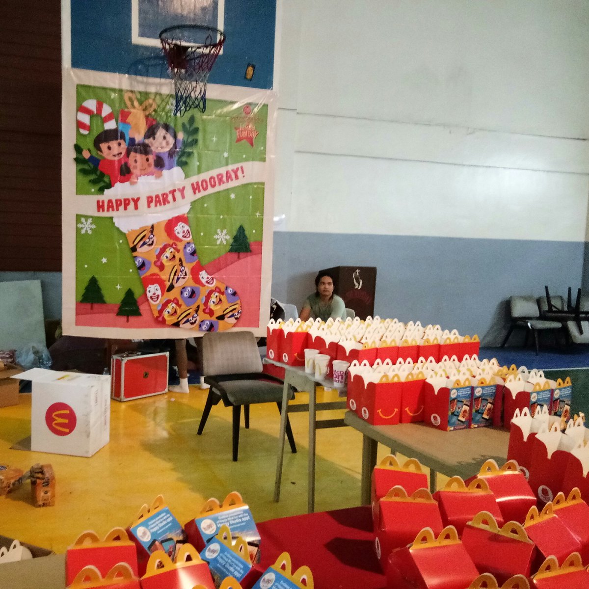 SKSacre's tweet photo. Sangguniang Kabataan Council participated in Barangay Sacred Heart Children's Party initiated by Kapitana Camille Malig-David and Council.
#TeamCMD
#MALIGayangPaglilingkod https://t.co/CUKhP6IpyJ