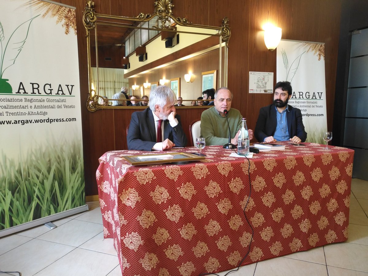 ARGAVeneto's tweet photo. A #MicheleBoato il Premio #ARGAV 2019 per il suo pluridecennale impegno per l'ambiente e il territorio. https://t.co/Jta4eO6K36