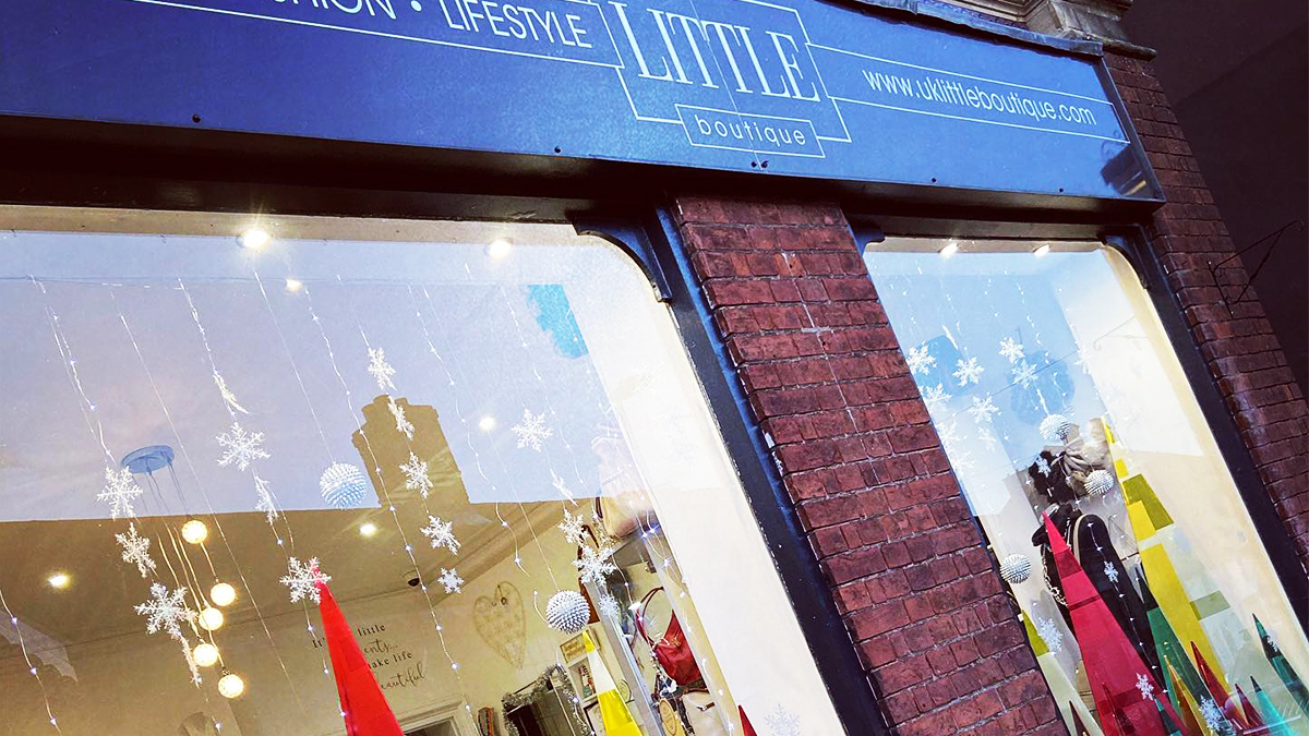 SNorfolkCouncil's tweet photo. Kate opened Little Boutique in Wymondham in Oct 2017, selling women's fashion jewellery, scarfs, bags & accessories. Hand-picked products make the perfect gift. Kate was a Retailer of the Year finalist at our 2019 Business Awards #ShopLocal this #SmallBizSatUK #FindYourLocalHero https://t.co/NzeG3hdYFz