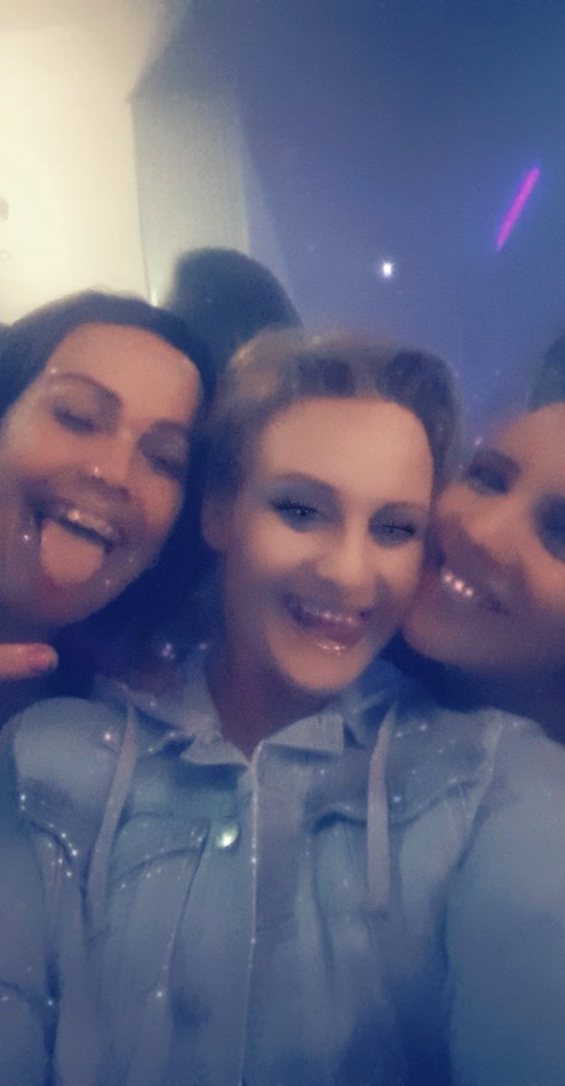 Night out my girls 😁💜