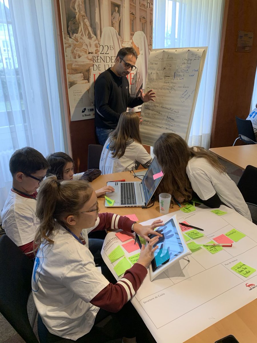 LoiretCherTech's tweet photo. Les neurones sont en ébullition au #SWTEENS ! https://t.co/GzTPJ8IqOL