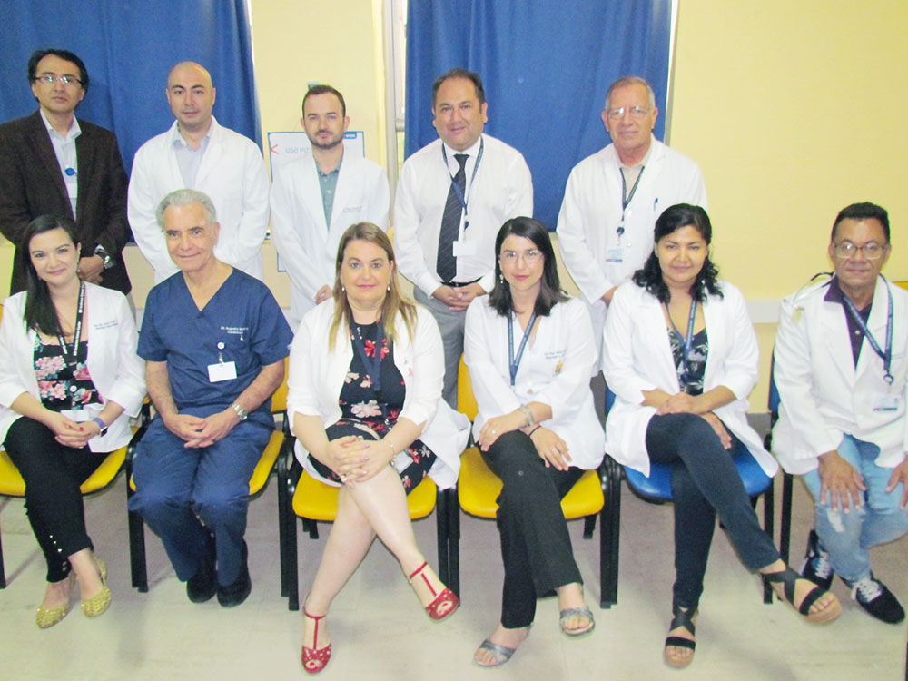 elmorrocotudo's tweet photo. Arica cierra el año con 17 nuevos médicos especialistas en el hospital regional Juan Noé https://t.co/hWq5nJAJOY https://t.co/QJ3RewPcLu