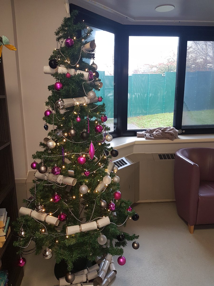 oscarbilly19's tweet photo. Xmas tree up on Poplar courtesy of a very motivated  patient &amp; Staff! @lauren_3405 @poplar_leanne 
#gmmh #nhs #mentalheath https://t.co/qSiZAocOkV