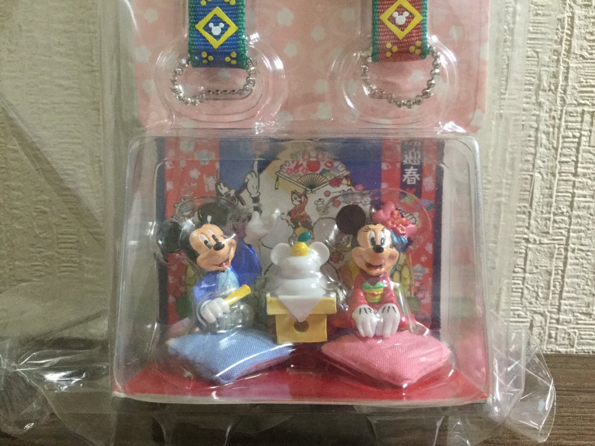 里菜 11月にリサイクルショップにて購入した東京ディズニーリゾート 05年のお正月ストラップです Disney 東京ディズニーリゾート 05年 お正月 鏡餅 ミッキー ミニー ストラップ