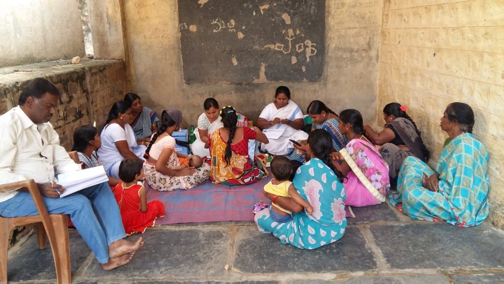 PmmvyAnantapur's tweet photo. Awareness Meeting Conducted to PW. From PHC Garladinne. PMMVY-MATRU VANDANA SAPTAH- 2019, Anantapur Dist.,Andhra Pradesh.
#MatruShaktiRashtraShakti
#surakshitjananiviksitdharini
#MatruVandanaSaptah2019
@MinistryWCD
@AndhraPradeshCM
@ArogyaAndhra
@ysjagan
@MoHFW_INDIA https://t.co/dx1uyQPFZv