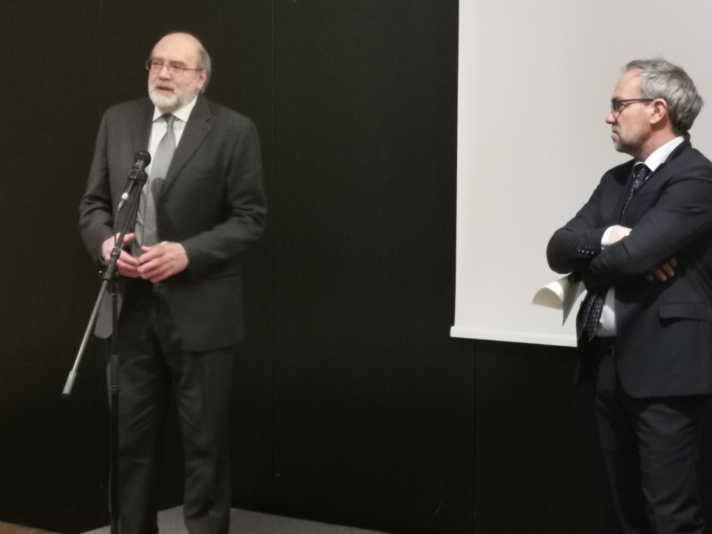 Focolare_org's tweet image. Ricordando l&apos;immagine di Trento ardente: &quot;Invito tutti i trentini ad incendiarla&quot;. &quot;Chiara invitava tutti a riscoprire i valori della fraternità&quot;, L. Dellai, già sindaco di Trento LorenzoDellai 

chiaralubich #cittàmondo #legallerie #fmst #museostorico #trentino #focolaremedia