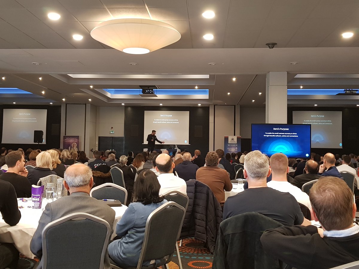 peplows_uk's tweet image. Xero @neate_steven addressing 300+ at #pathtoahalf