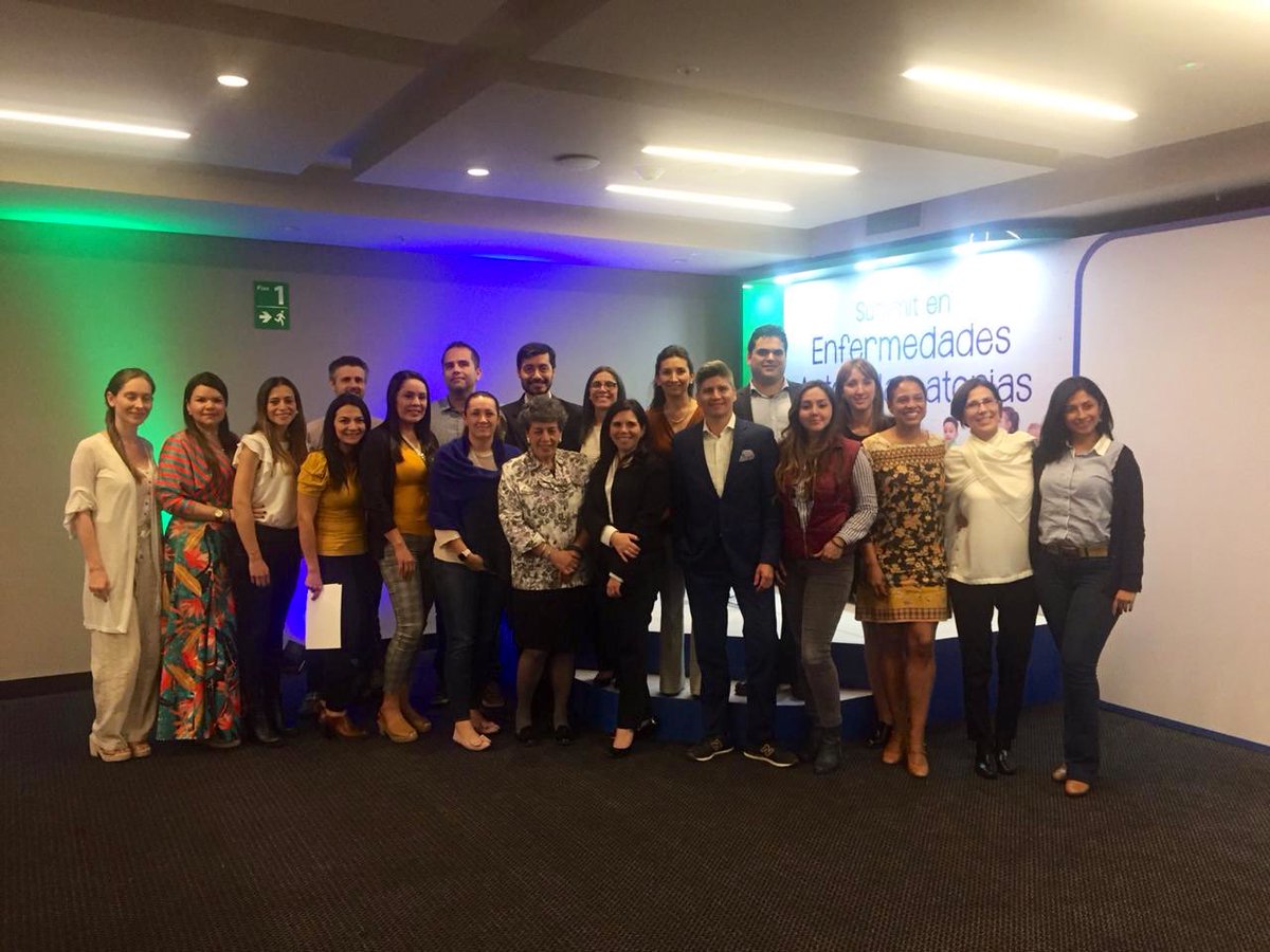 adrireuma's tweet photo. Un grupo cada vez más grande y dispuesto a hacer lo mejor por sus pequeños pacientes. #reumatologiapediatrica en compañía de #inmunologia #enfermedadesautoinflamatorias #fiebreperiodica #periodicfever @PeriodicFevers @drcamilovr @CARE_kids1 @Asoreuma https://t.co/CurlfvSaLT