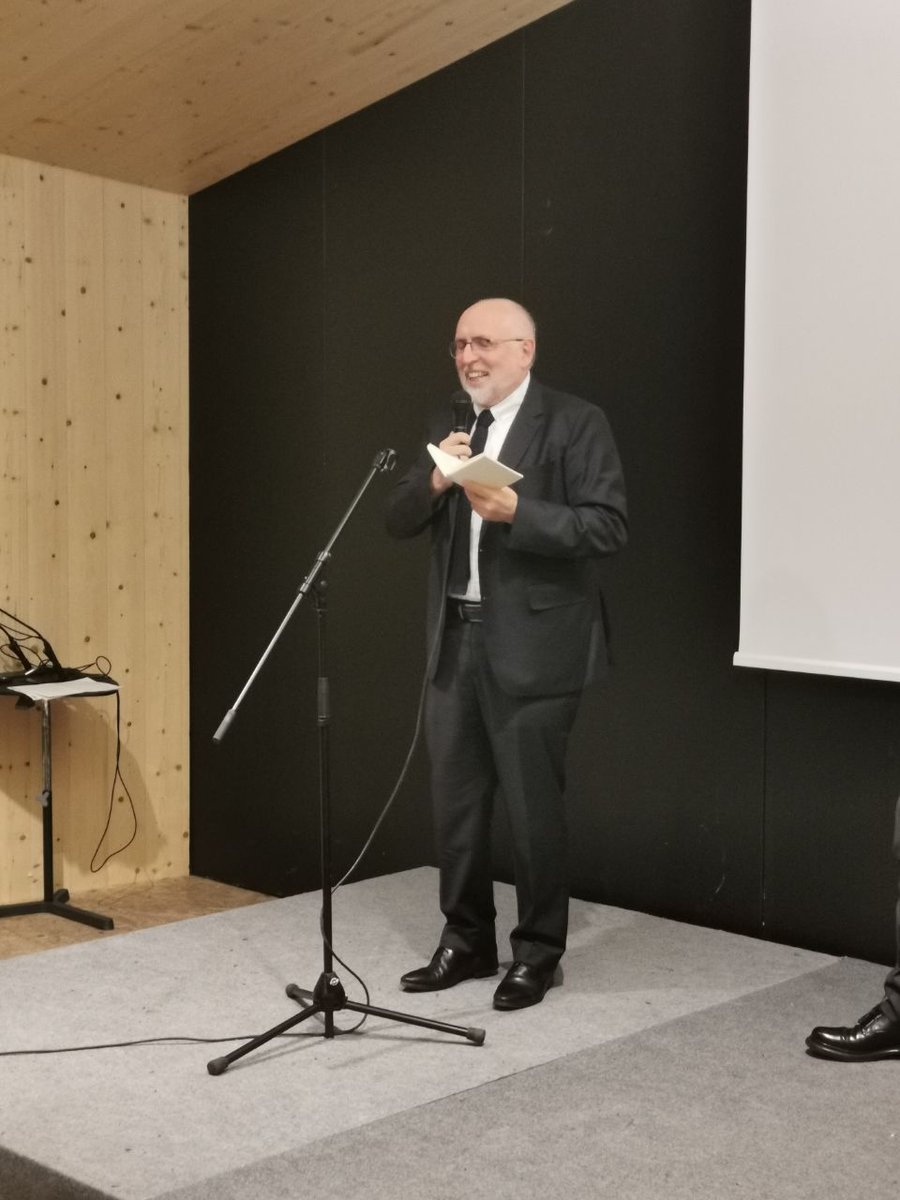 Focolare_org's tweet image. Chiara: donna che ha incarnato la profezia dell’unità a 360° e ci ha dato anche la carta di navigazione del III millennio, che è proprio l’unità. Jesús Moràn, co-presidente Movimento dei Focolari

chiaralubich #cittàmondo #legallerie #fmst #museostorico #trentino #focolaremedia