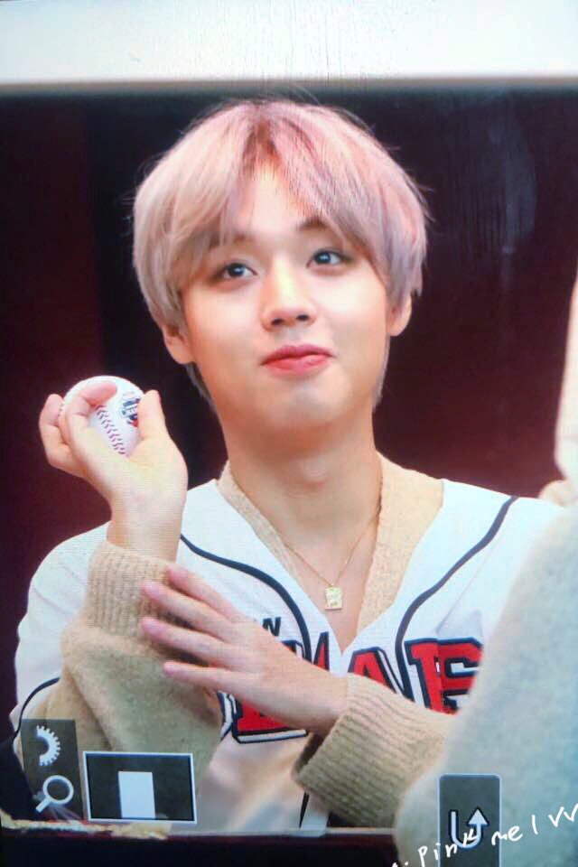 PinkMe0529's tweet photo. 191207 핫트랙스 팬싸인회

#박지훈 #ParkJihoon https://t.co/qgQm4PlEDf