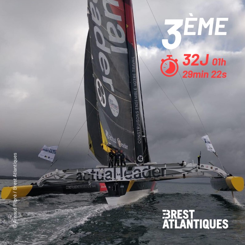 UltimSailing's tweet photo. [3EME PLACE 🏆]
Le @TeamActualeader a passé la ligne d'arrivée de #BrestAtlantiques à 12h29 après 32 jours 01 heures et 29 minutes de course ! Derniers arrivés de la course, ils montent donc sur la 3ème marche du podium ! 🥉
Plus d'infos : https://t.co/ZZJF9kICPh https://t.co/QF1Gvd6ZTX