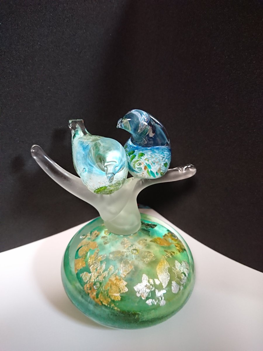 MAXpower_KURI51's tweet image. ずっと欲しかった硝子の鳥を購入！
仲睦まじい雰囲気がとっても可愛い……お前たちが私の青い鳥だ……

#FusionFactory
 #原加奈子