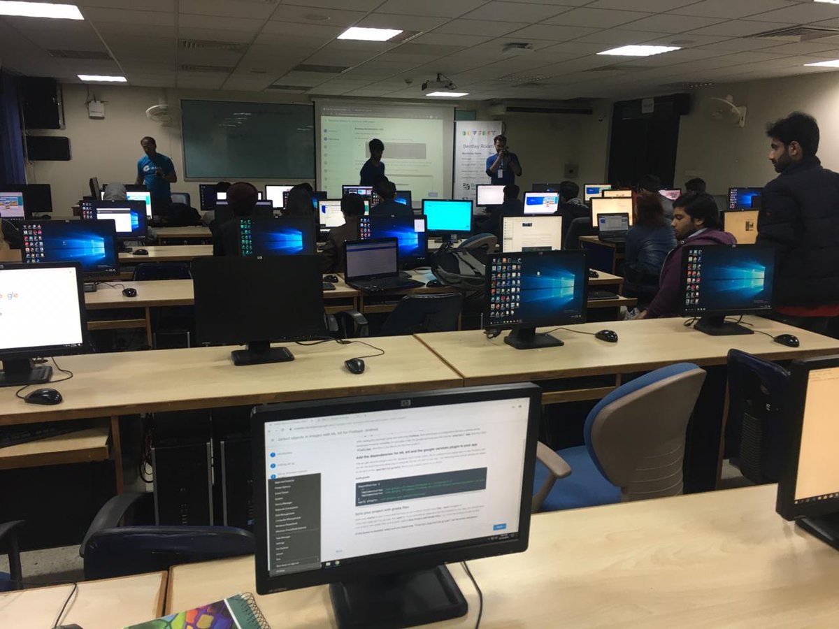 UmarNazir94's tweet image. AMP workshop at #DevFestIslamabad